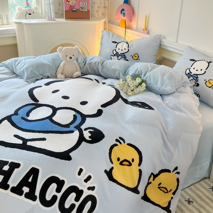 91家纺网 家纺一手货源 找家纺 妖妖家纺 2025新款高克重牛奶绒三丽鸥大版四件套 呆萌帕恰狗