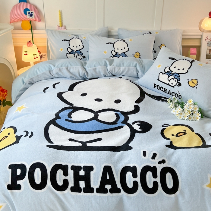 91家纺网 家纺一手货源 找家纺 妖妖家纺 2025新款高克重牛奶绒三丽鸥大版四件套 呆萌帕恰狗