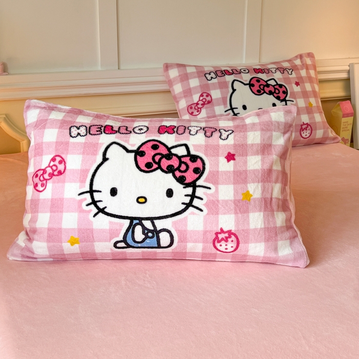 91家纺网 家纺一手货源 找家纺 妖妖家纺 2025新款高克重牛奶绒三丽鸥大版四件套 呆萌kitty