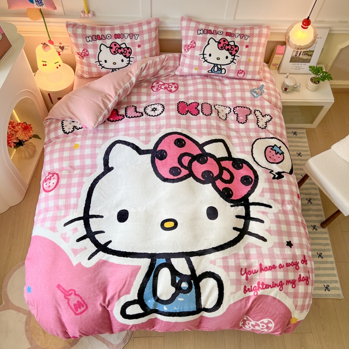 91家纺网 家纺一手货源 找家纺 妖妖家纺 2025新款高克重牛奶绒三丽鸥大版四件套 呆萌kitty