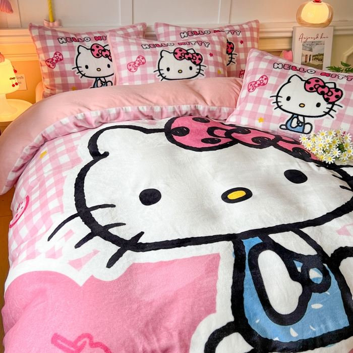 91家纺网 家纺一手货源 找家纺 妖妖家纺 2025新款高克重牛奶绒三丽鸥大版四件套 呆萌kitty