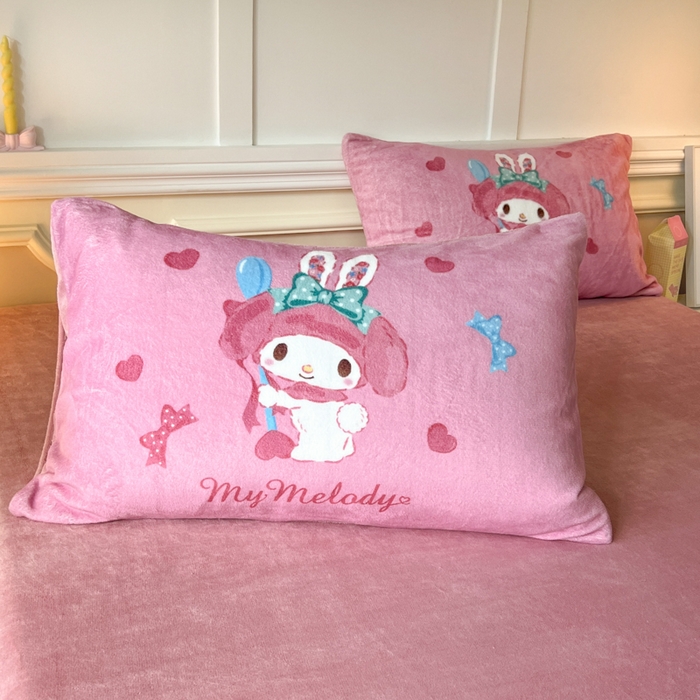 91家纺网 家纺一手货源 找家纺 妖妖家纺 2025新款高克重牛奶绒三丽鸥大版四件套 飞行美乐蒂