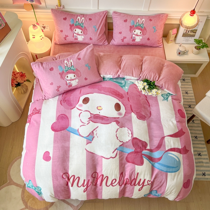 91家纺网 家纺一手货源 找家纺 妖妖家纺 2025新款高克重牛奶绒三丽鸥大版四件套 飞行美乐蒂