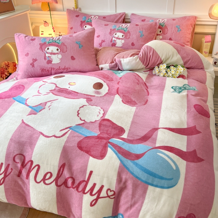 91家纺网 家纺一手货源 找家纺 妖妖家纺 2025新款高克重牛奶绒三丽鸥大版四件套 飞行美乐蒂