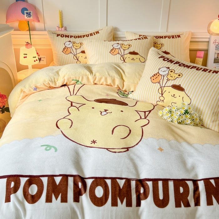 91家纺网 家纺一手货源 找家纺 妖妖家纺 2025新款高克重牛奶绒三丽鸥大版四件套 开心布丁狗