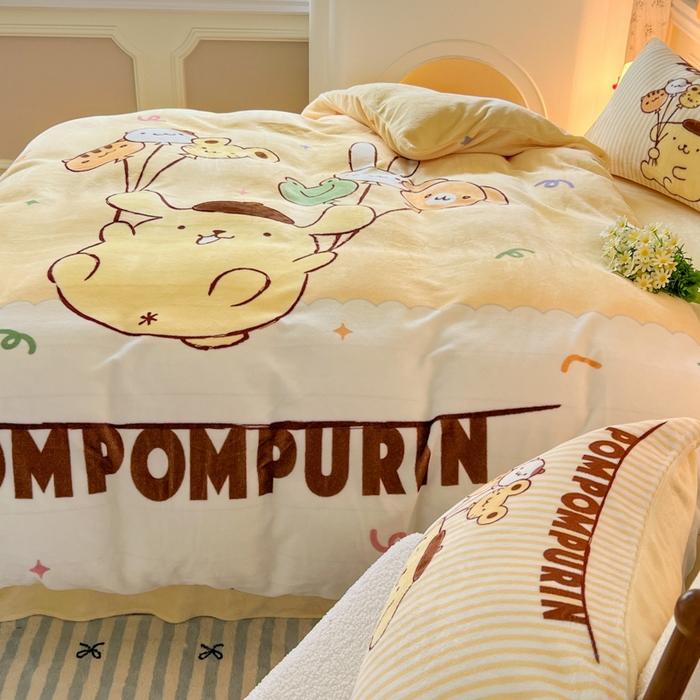 91家纺网 家纺一手货源 找家纺 妖妖家纺 2025新款高克重牛奶绒三丽鸥大版四件套 开心布丁狗