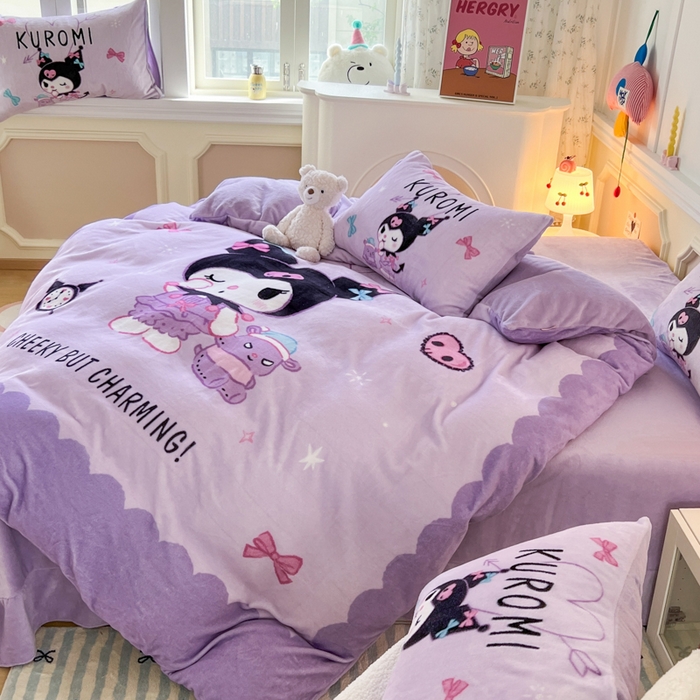 91家纺网 家纺一手货源 找家纺 妖妖家纺 2025新款高克重牛奶绒三丽鸥大版四件套 甜酷库洛米