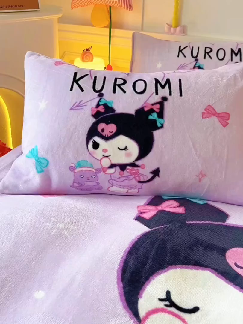 91家纺网 家纺一手货源 找家纺 妖妖家纺 2025新款高克重牛奶绒三丽鸥大版四件套 甜酷库洛米