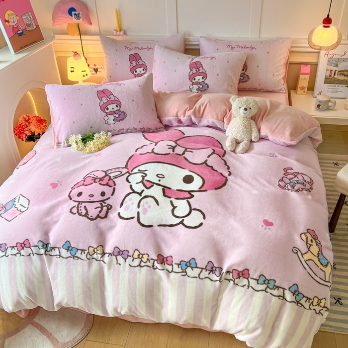 91家纺网 家纺一手货源 找家纺 妖妖家纺 2025新款高克重牛奶绒三丽鸥大版四件套 兔兔与美乐蒂