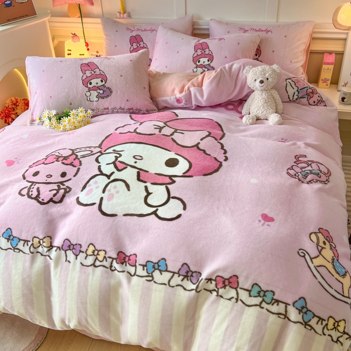 91家纺网 家纺一手货源 找家纺 妖妖家纺 2025新款高克重牛奶绒三丽鸥大版四件套 兔兔与美乐蒂