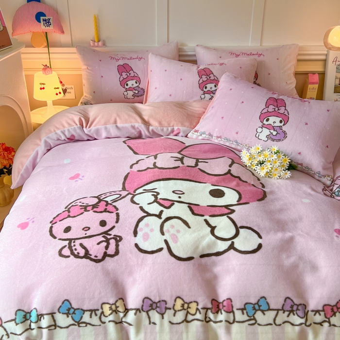 91家纺网 家纺一手货源 找家纺 妖妖家纺 2025新款高克重牛奶绒三丽鸥大版四件套 兔兔与美乐蒂