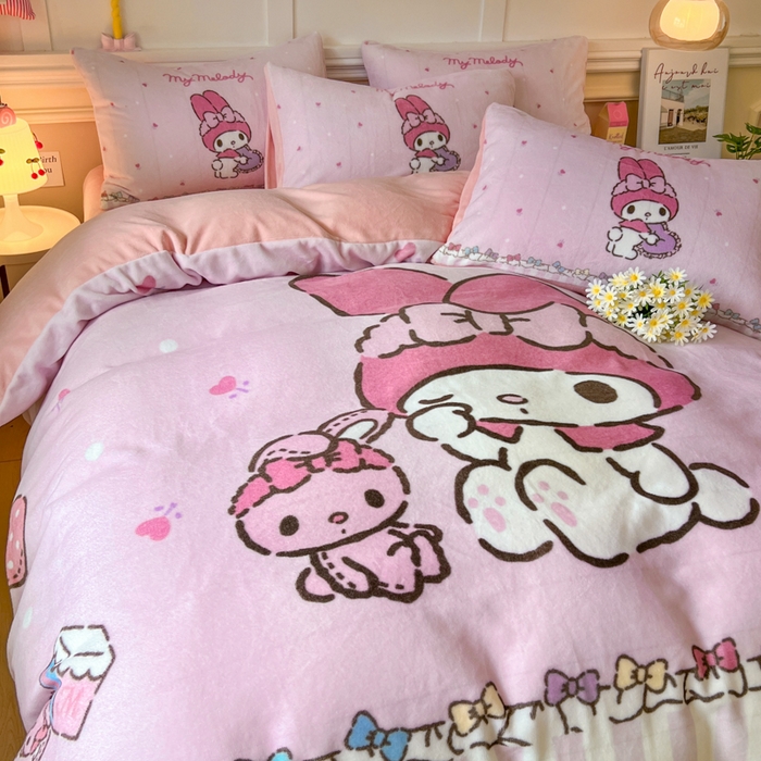 91家纺网 家纺一手货源 找家纺 妖妖家纺 2025新款高克重牛奶绒三丽鸥大版四件套 兔兔与美乐蒂