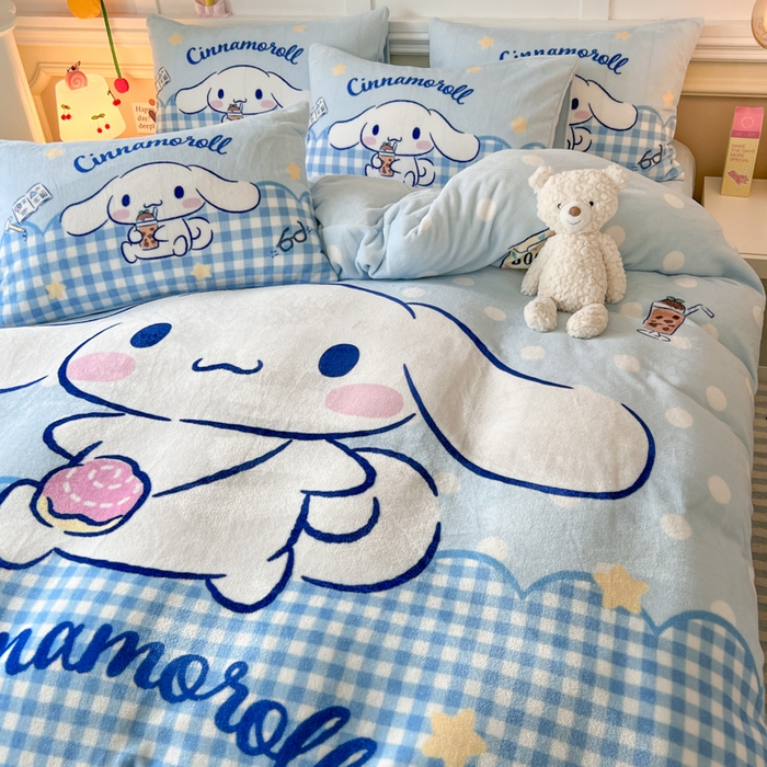 91家纺网 家纺一手货源 找家纺 妖妖家纺 2025新款高克重牛奶绒三丽鸥大版四件套 玉桂狗郊游