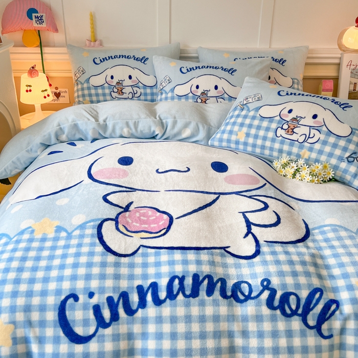 91家纺网 家纺一手货源 找家纺 妖妖家纺 2025新款高克重牛奶绒三丽鸥大版四件套 玉桂狗郊游