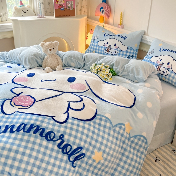 91家纺网 家纺一手货源 找家纺 妖妖家纺 2025新款高克重牛奶绒三丽鸥大版四件套 玉桂狗郊游