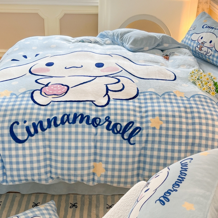 91家纺网 家纺一手货源 找家纺 妖妖家纺 2025新款高克重牛奶绒三丽鸥大版四件套 玉桂狗郊游