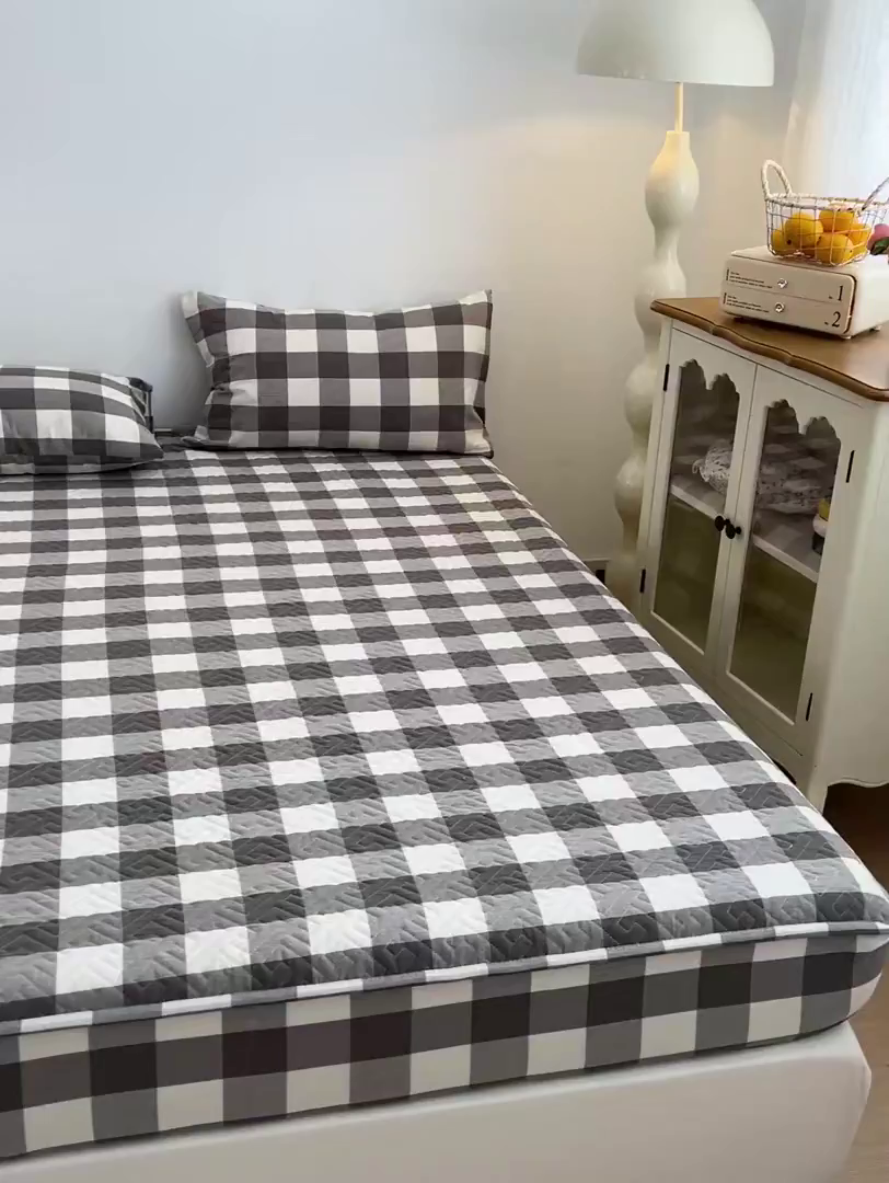 91家纺网 家纺一手货源 找家纺 梦洋家纺 2025新款全棉色织水洗棉夹棉床笠 兰大格