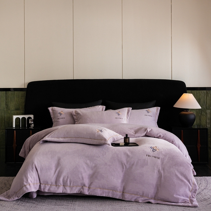 91家纺网 家纺一手货源 找家纺 （总）2025新款300g宽边绣花牛奶绒-悦