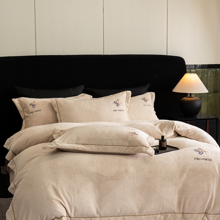 91家纺网 家纺一手货源 找家纺 （总）2025新款300g宽边绣花牛奶绒-悦