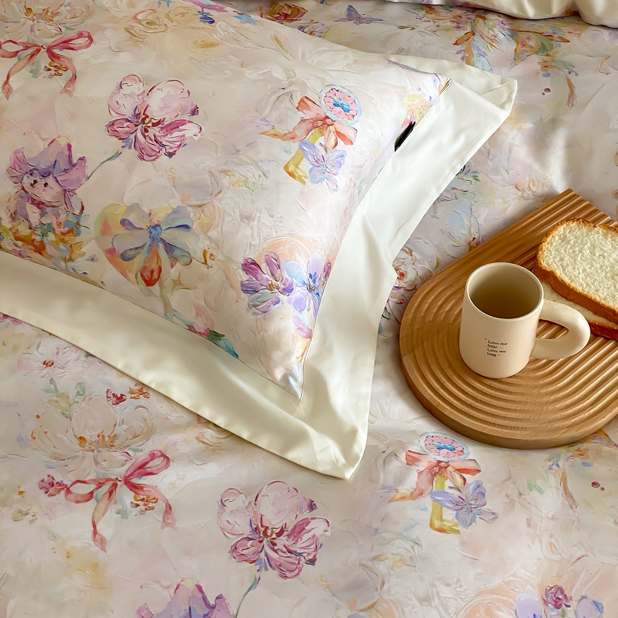 91家纺网 家纺一手货源 找家纺 卡巴伦家纺 2025新款超细旦天丝棉数码印花四件套-卡通（控价328） 熊熊草莓酱（乳白）