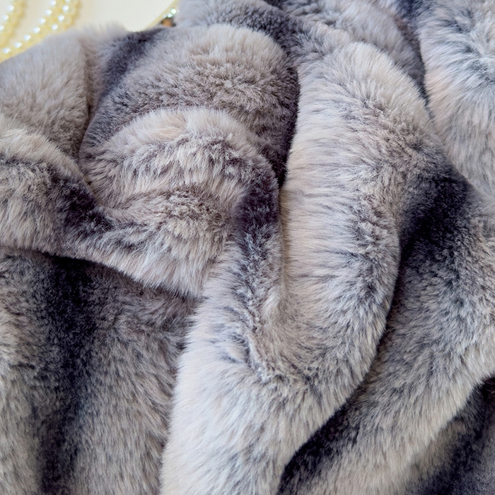 91家纺网 家纺一手货源 找家纺 （总）佰亿莱 2025新款兔兔绒牛奶绒加厚兔毛毯保暖毯子