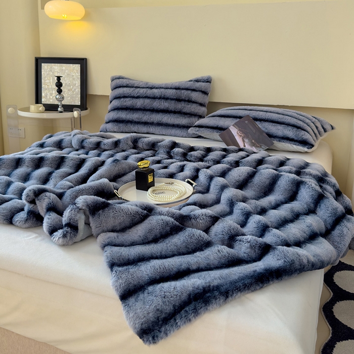 91家纺网 家纺一手货源 找家纺 （总）佰亿莱 2025新款兔兔绒牛奶绒加厚兔毛毯保暖毯子