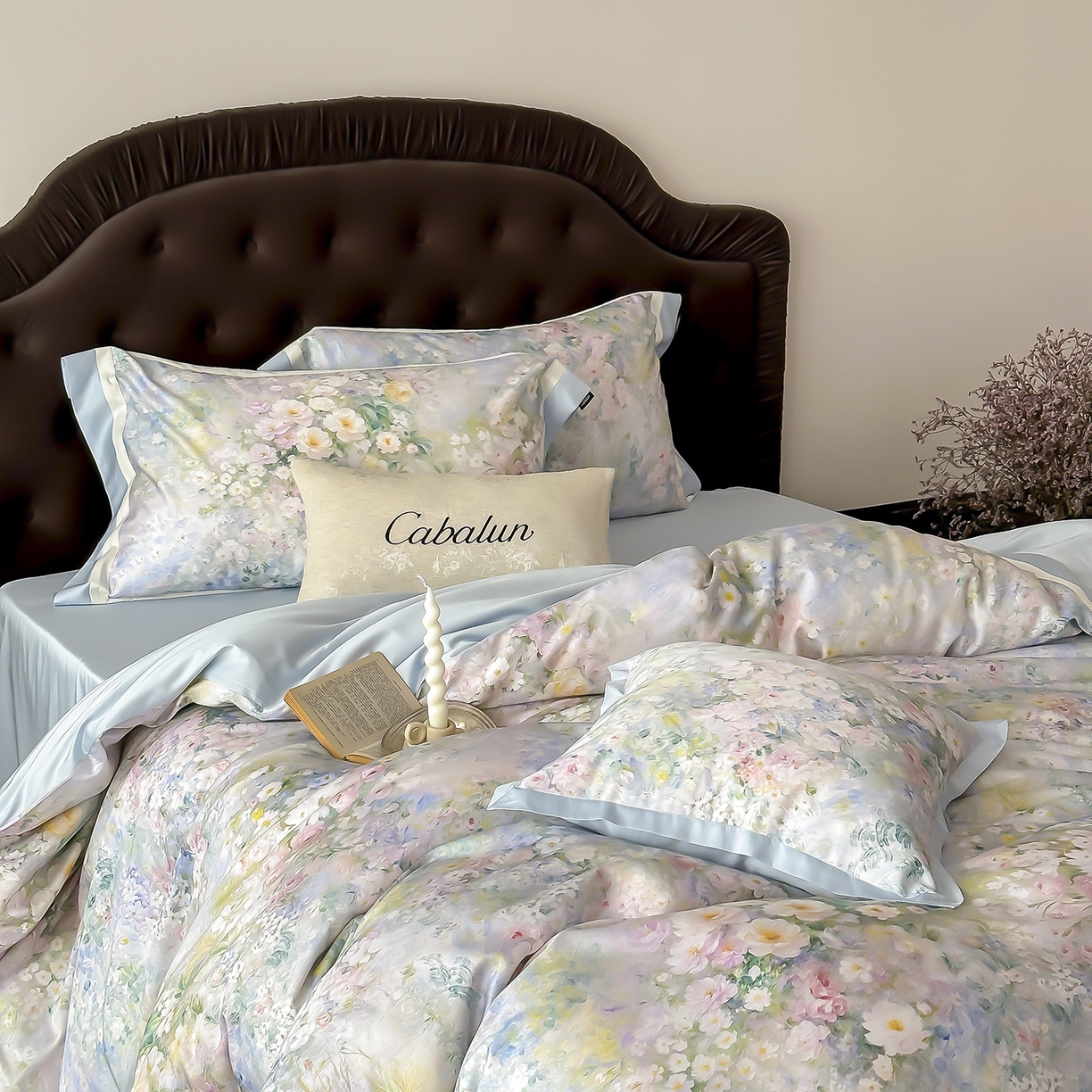 91家纺网 家纺一手货源 找家纺 卡巴伦家纺 2025新款超细旦天丝棉数码印花四件套-花卉（控价328） 晨曦-纯净蓝