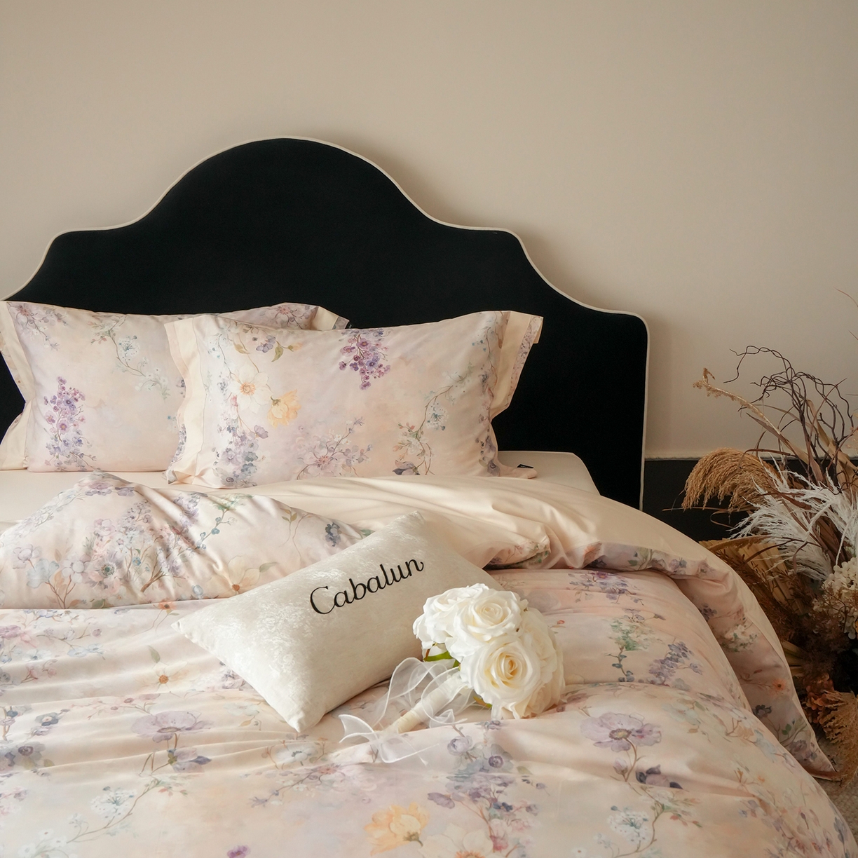 91家纺网 家纺一手货源 找家纺 卡巴伦家纺 2025新款50S超细旦全棉数码印花款四件套（控价298） 花晨月夕-奶油芝芝-风格二