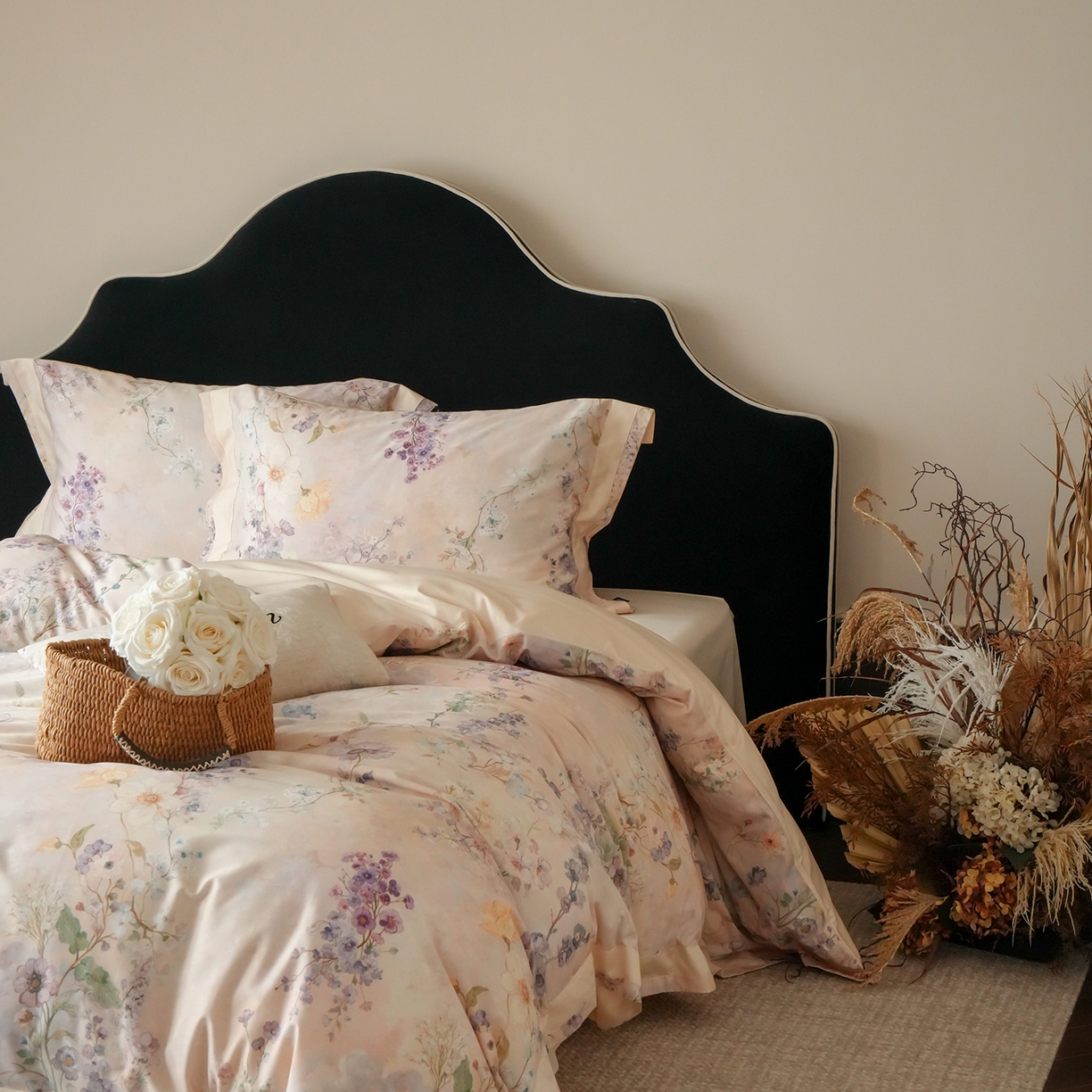 91家纺网 家纺一手货源 找家纺 卡巴伦家纺 2025新款50S超细旦全棉数码印花款四件套（控价298） 花晨月夕-奶油芝芝-风格二