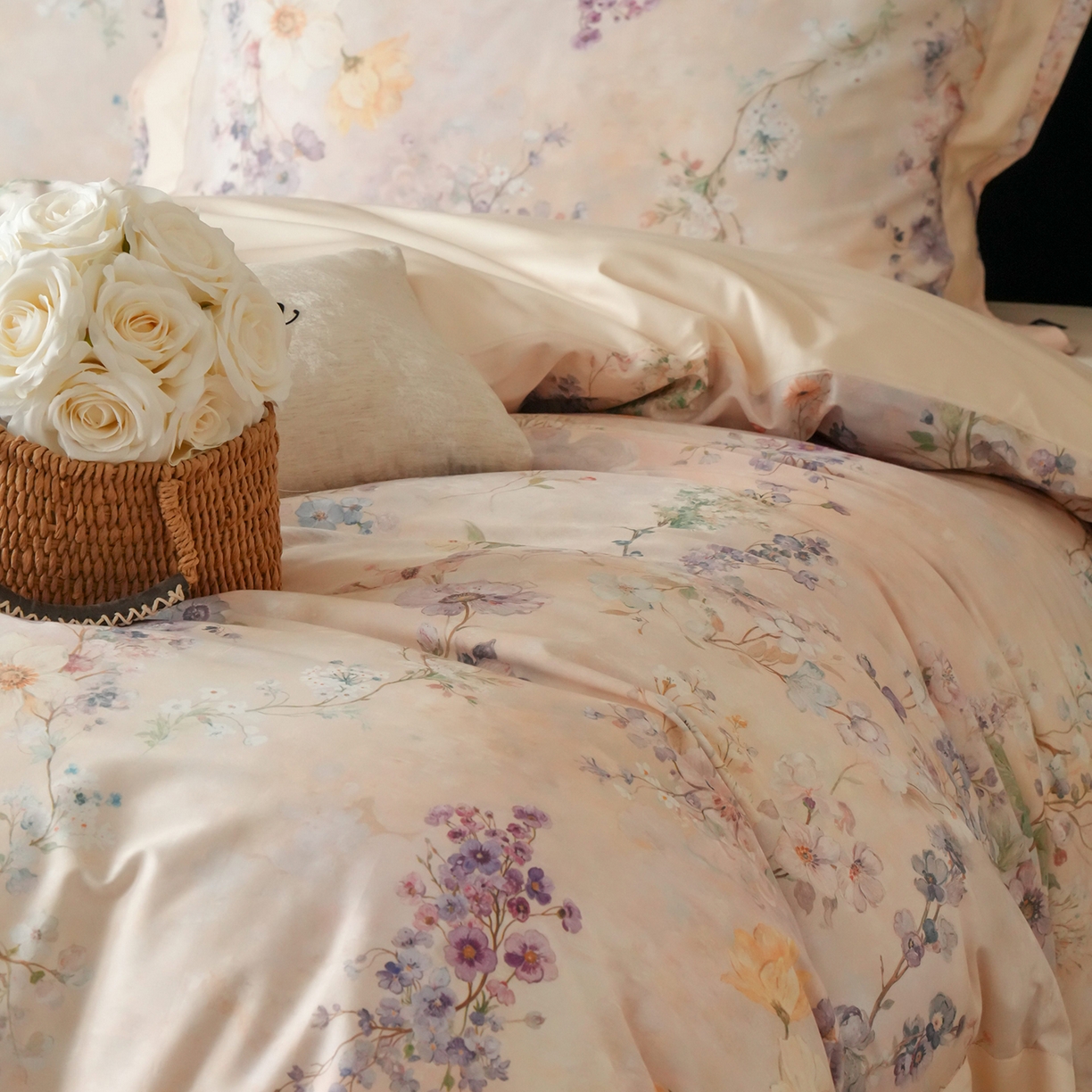 91家纺网 家纺一手货源 找家纺 卡巴伦家纺 2025新款50S超细旦全棉数码印花款四件套（控价298） 花晨月夕-奶油芝芝-风格二