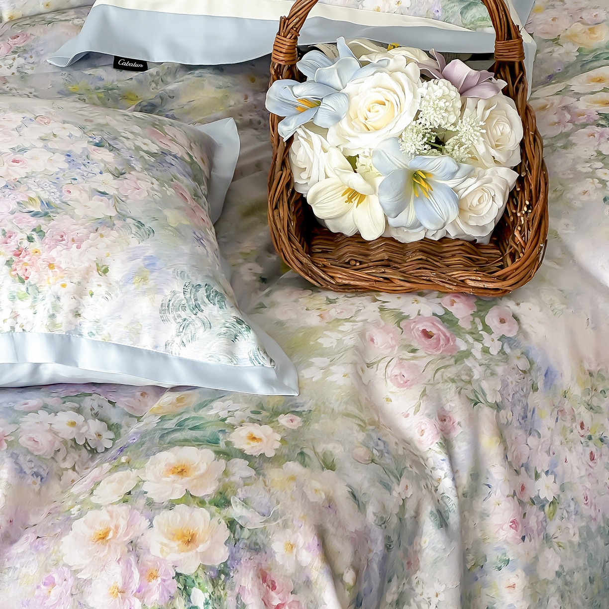 91家纺网 家纺一手货源 找家纺 卡巴伦家纺 2025新款超细旦天丝棉数码印花四件套-花卉（控价328） 晨曦-纯净蓝