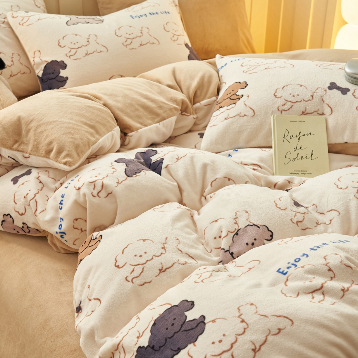 91家纺网 家纺一手货源 找家纺 晨曦家纺 2025新款加厚230克双面牛奶绒卡通可爱法兰绒四件套 快乐小狗