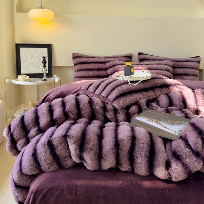91家纺网 家纺一手货源 找家纺 佰亿莱 2025新款兔兔绒牛奶绒加厚兔毛毯保暖毯子 暗紫