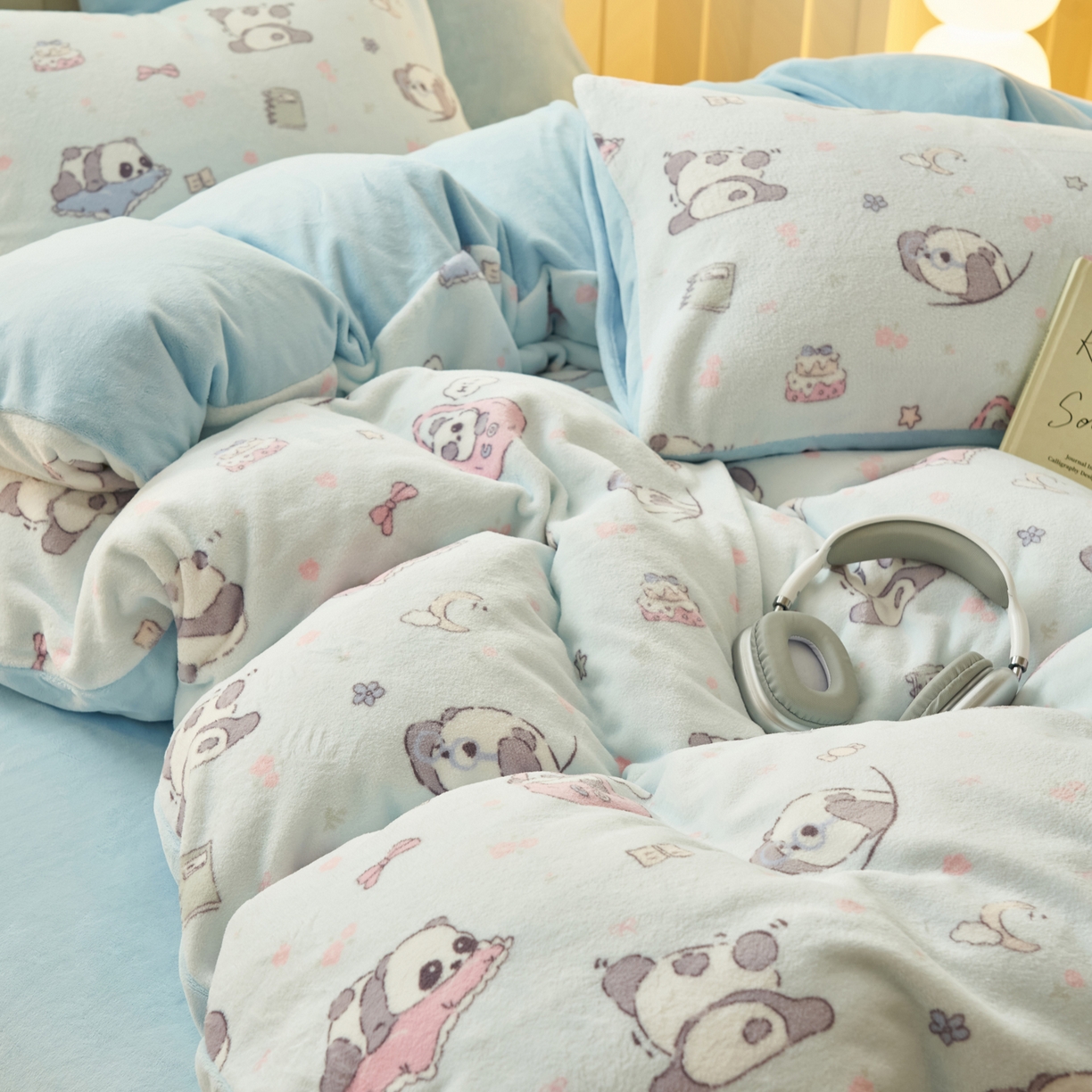 91家纺网 家纺一手货源 找家纺 晨曦家纺 2025新款加厚230克双面牛奶绒卡通可爱法兰绒四件套 可爱熊猫