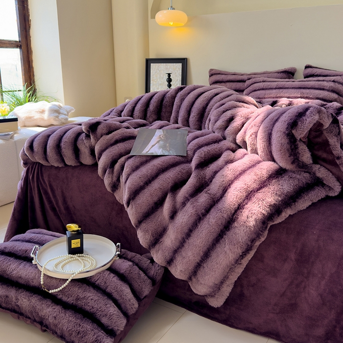 91家纺网 家纺一手货源 找家纺 佰亿莱 2025新款兔兔绒牛奶绒加厚兔毛毯保暖毯子 暗紫