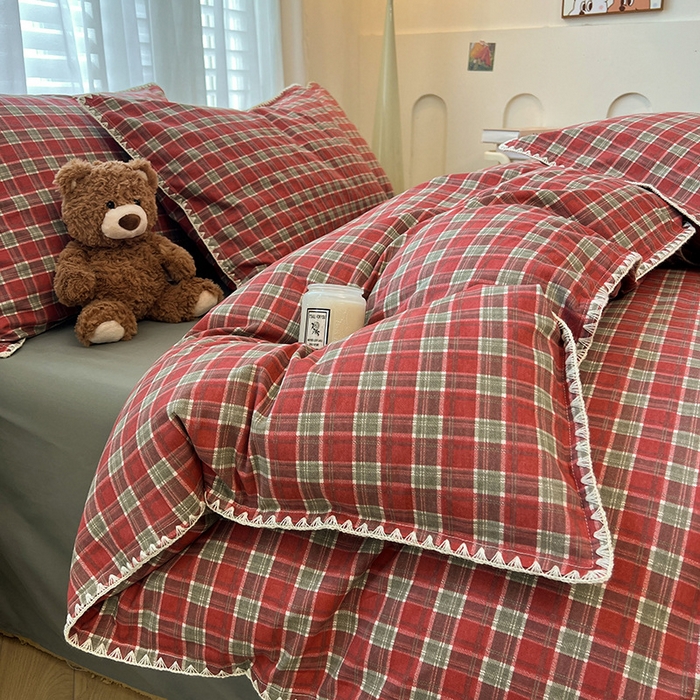 91家纺网 家纺一手货源 找家纺 良品汇馆 2025【全棉磨毛四件套格纹】英伦格纹复古风贝壳边套件 暖红松影