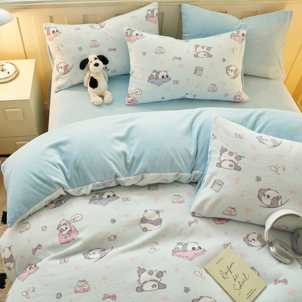 91家纺网 家纺一手货源 找家纺 晨曦家纺 2025新款加厚230克双面牛奶绒卡通可爱法兰绒四件套 可爱熊猫