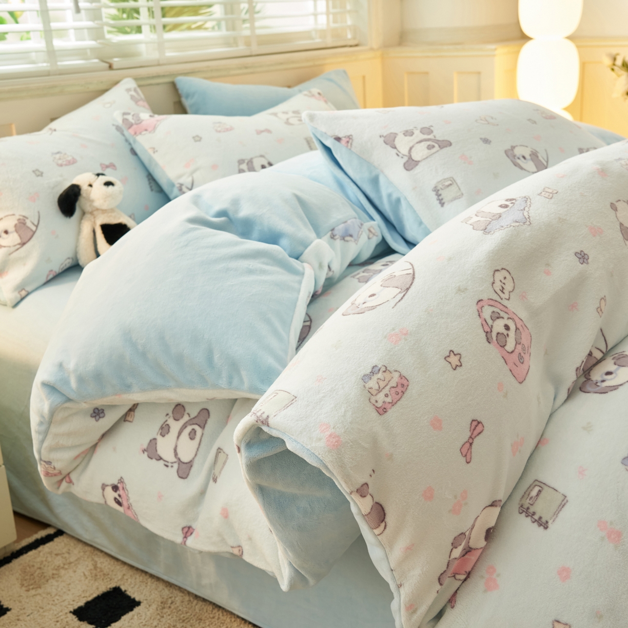 91家纺网 家纺一手货源 找家纺 晨曦家纺 2025新款加厚230克双面牛奶绒卡通可爱法兰绒四件套 可爱熊猫