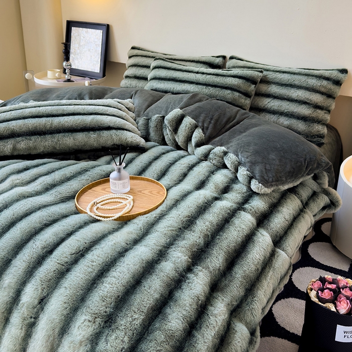 91家纺网 家纺一手货源 找家纺 佰亿莱 2025新款兔兔绒牛奶绒加厚兔毛毯保暖毯子 军绿