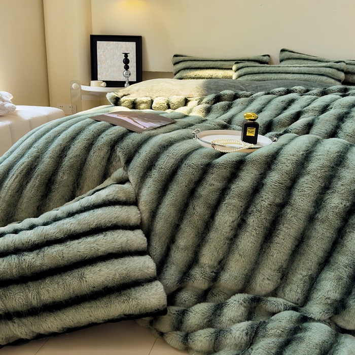 91家纺网 家纺一手货源 找家纺 佰亿莱 2025新款兔兔绒牛奶绒加厚兔毛毯保暖毯子 军绿
