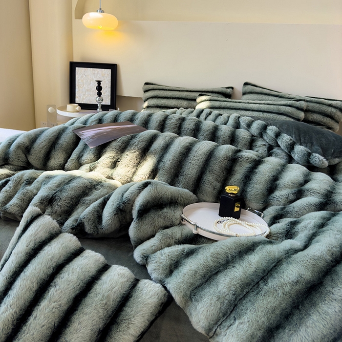 91家纺网 家纺一手货源 找家纺 佰亿莱 2025新款兔兔绒牛奶绒加厚兔毛毯保暖毯子 军绿