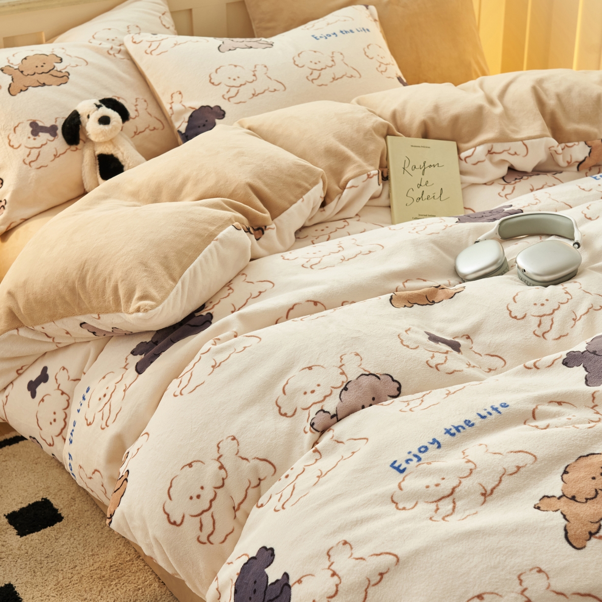 91家纺网 家纺一手货源 找家纺 晨曦家纺 2025新款加厚230克双面牛奶绒卡通可爱法兰绒四件套 快乐小狗