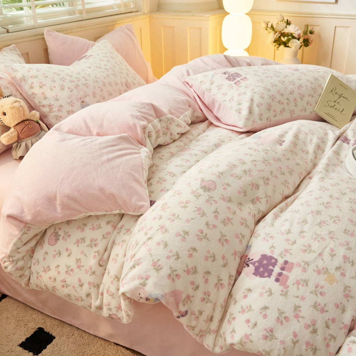 91家纺网 家纺一手货源 找家纺 晨曦家纺 2025新款加厚230克双面牛奶绒卡通可爱法兰绒四件套 兔女孩