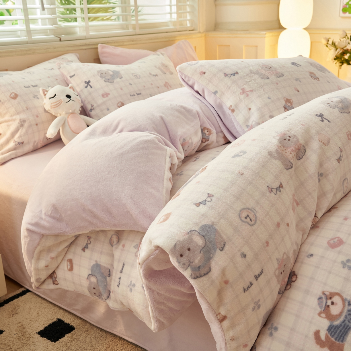 91家纺网 家纺一手货源 找家纺 晨曦家纺 2025新款加厚230克双面牛奶绒卡通可爱法兰绒四件套 动物乐园