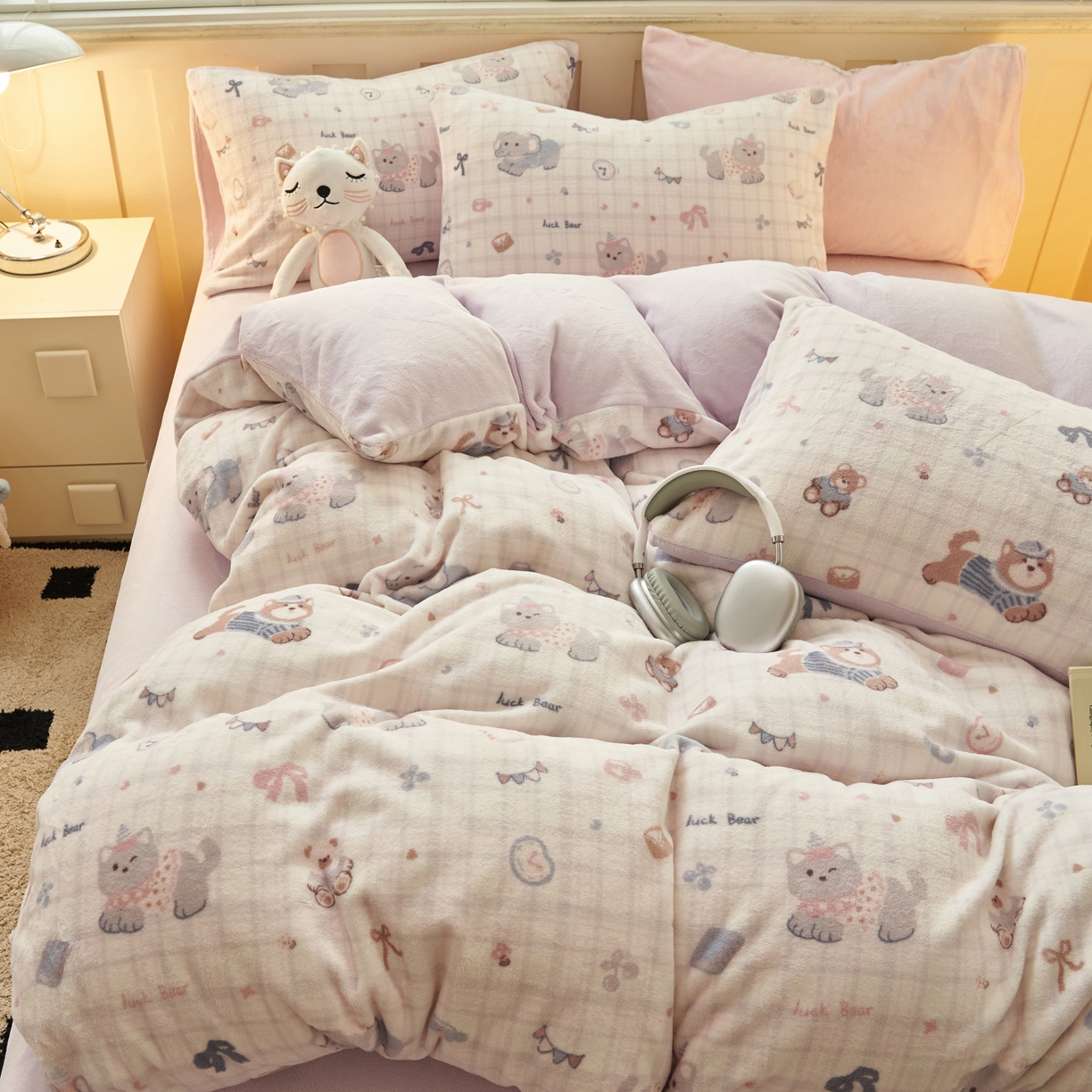 91家纺网 家纺一手货源 找家纺 晨曦家纺 2025新款加厚230克双面牛奶绒卡通可爱法兰绒四件套 动物乐园