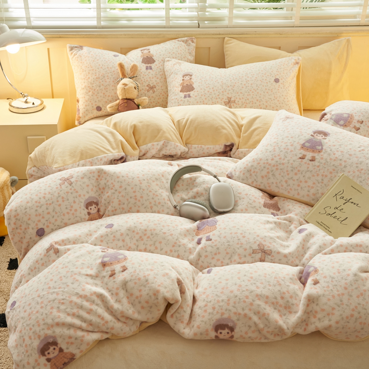 91家纺网 家纺一手货源 找家纺 晨曦家纺 2025新款加厚230克双面牛奶绒卡通可爱法兰绒四件套 可爱女孩