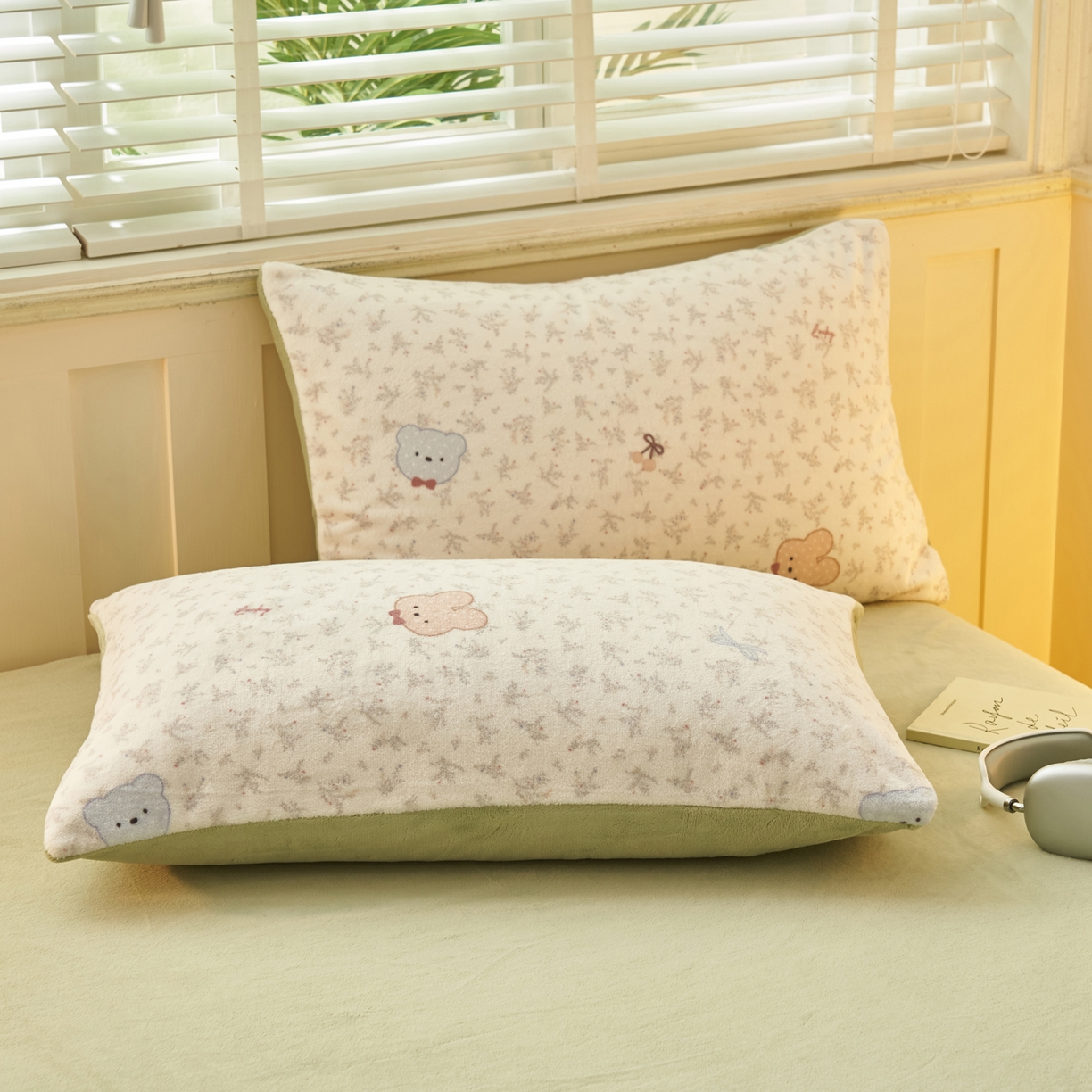 91家纺网 家纺一手货源 找家纺 晨曦家纺 2025新款加厚230克双面牛奶绒卡通可爱法兰绒四件套 鲜花小兔