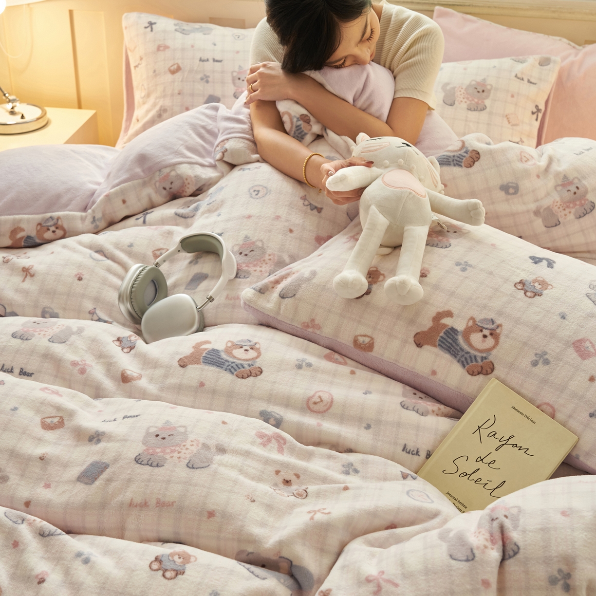 91家纺网 家纺一手货源 找家纺 晨曦家纺 2025新款加厚230克双面牛奶绒卡通可爱法兰绒四件套 动物乐园