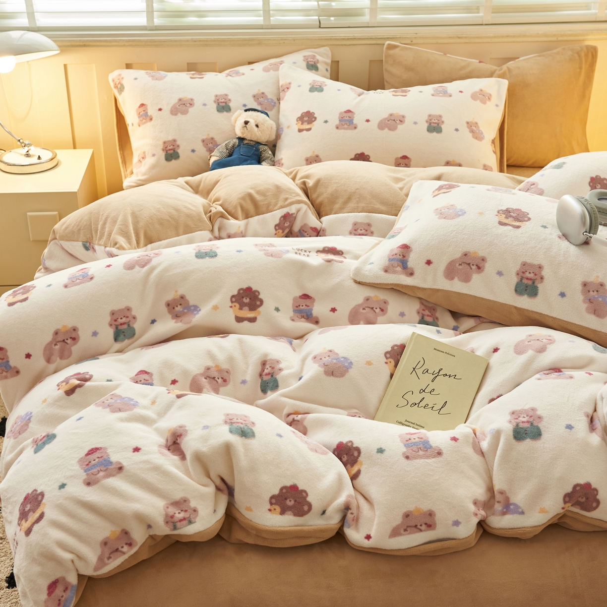 91家纺网 家纺一手货源 找家纺 晨曦家纺 2025新款加厚230克双面牛奶绒卡通可爱法兰绒四件套 熊熊乐园