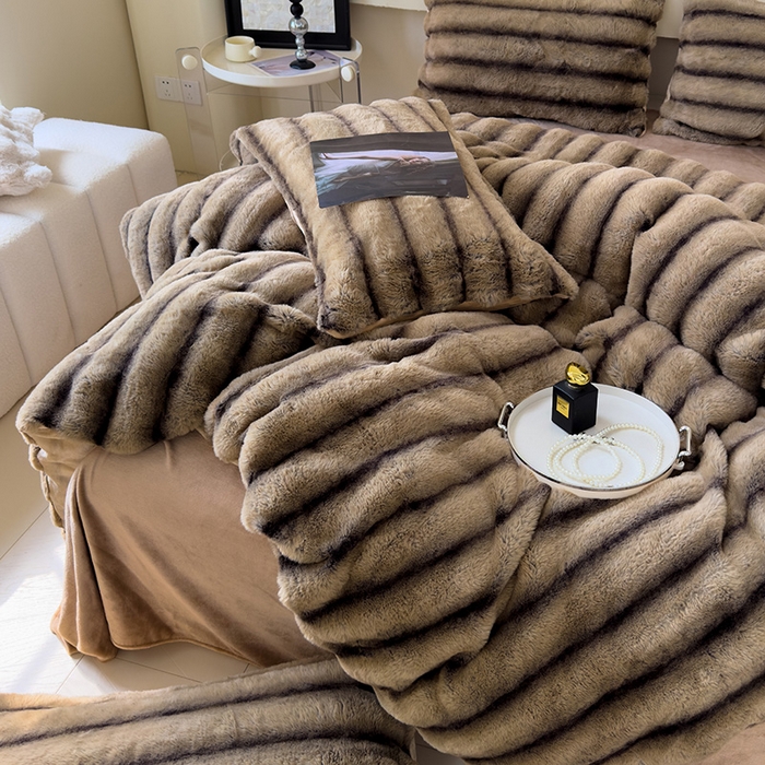 91家纺网 家纺一手货源 找家纺 佰亿莱 2025新款兔兔绒牛奶绒加厚兔毛毯保暖毯子 咖啡